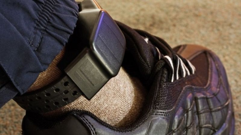 Volvió al calabozo por romper la pulsera magnética