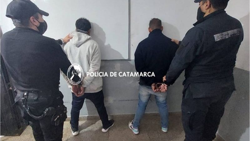 Secuestran una moto y detienen a dos arrebatadores
