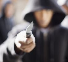 Continuará detenido el acusado de robar un celular utilizando un arma blanca