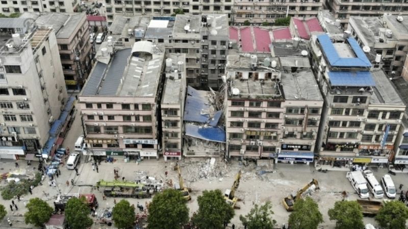 Sacan con vida a una mujer del edificio derrumbado en China y suman nueve los sobrevivientes
