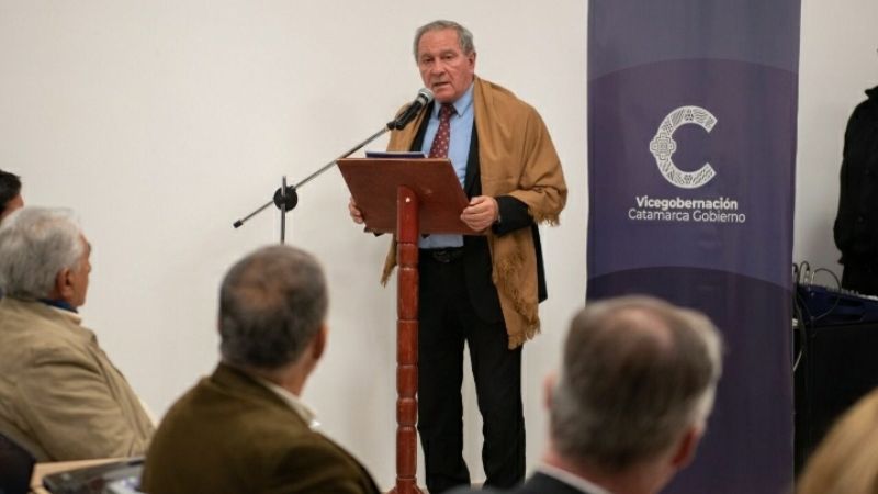 Dusso se refirió al federalismo