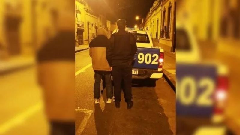 Pasajero bajó su pantalón en medio del colectivo y orinó sobre varias mujeres