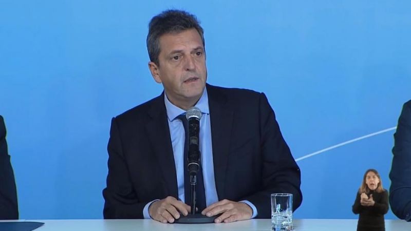 Massa arremetió contra Macri: "Produjo el hiperendeudamiento de la Argentina"