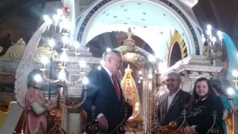 El embajador de EE.UU. visitó a la Virgen del Valle