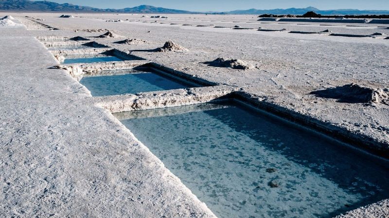 Mesa del litio: tres gobernadores blindan región minera clave