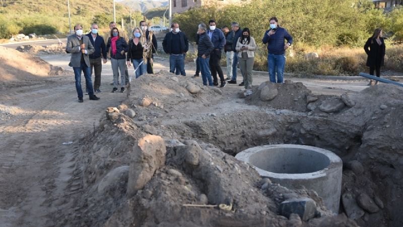 Gustavo visitó las obras del Loteo Noriega