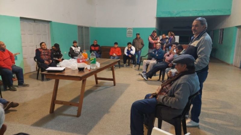 Coneta: buscan normalizar el club