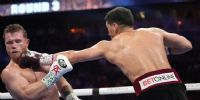 BIVOL, de una gran forma física, llegó a Canelo cada vez que se lo propuso.