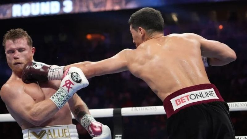 Canelo Álvarez no pudo con el ruso Bivol, que sigue invicto