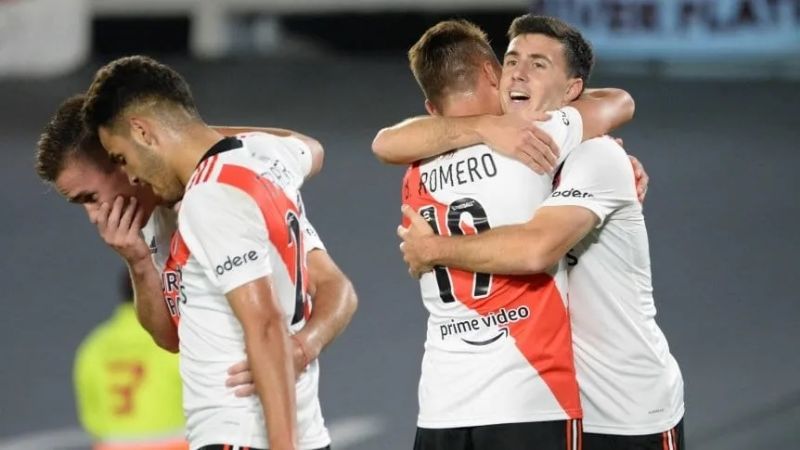 Con polémico penal de VAR, River venció a Platense