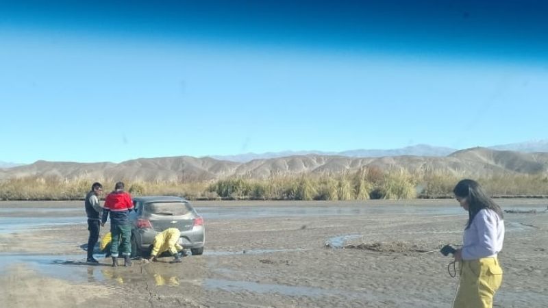 Turistas quedaron varados en Tatón y en Medanitos
