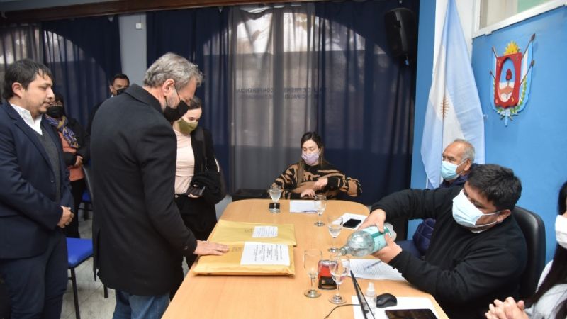 Se efectuó la apertura de sobres de la obra de ampliación de la red de cloacas para Tinogasta