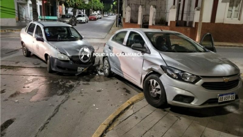 Dos autos chocaron esta mañana en el centro