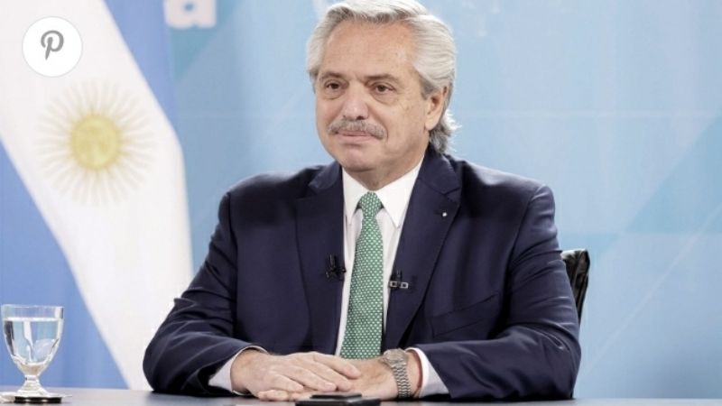 El Presidente encabeza la firma de un acuerdo de capacitación de fuerzas policiales