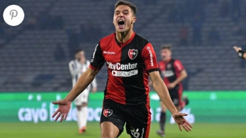 Newell's superó a Talleres como visitante y trepó a la punta