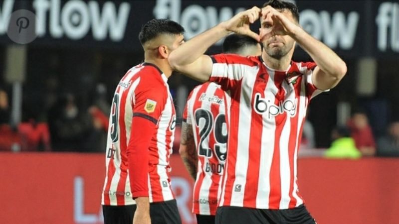 Estudiantes venció a Sarmiento y es uno de los líderes del certamen