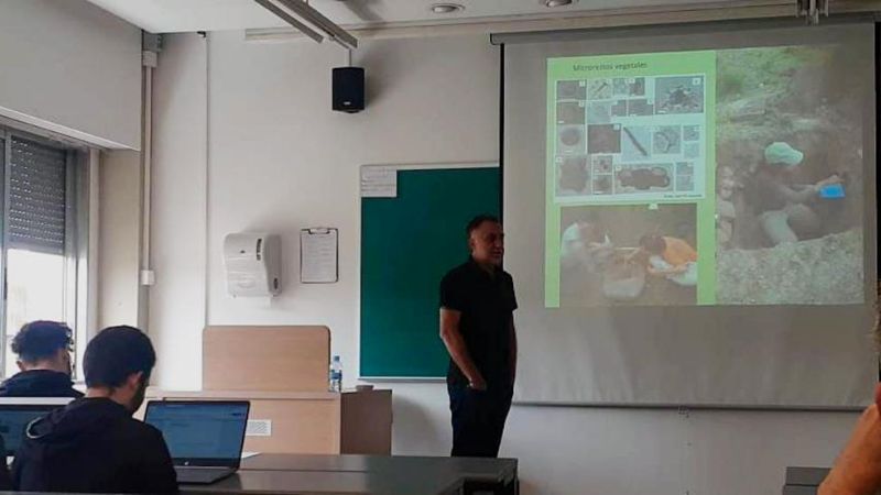Docente de la UNCA en Universidad de Barcelona