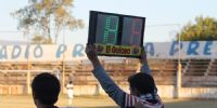 ESTRENO. Del cartel para indicar los cambios y los tiempos agregados, en los partidos del 