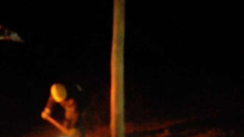 Poste de luz caído afectó el servicio en Palo Labrado