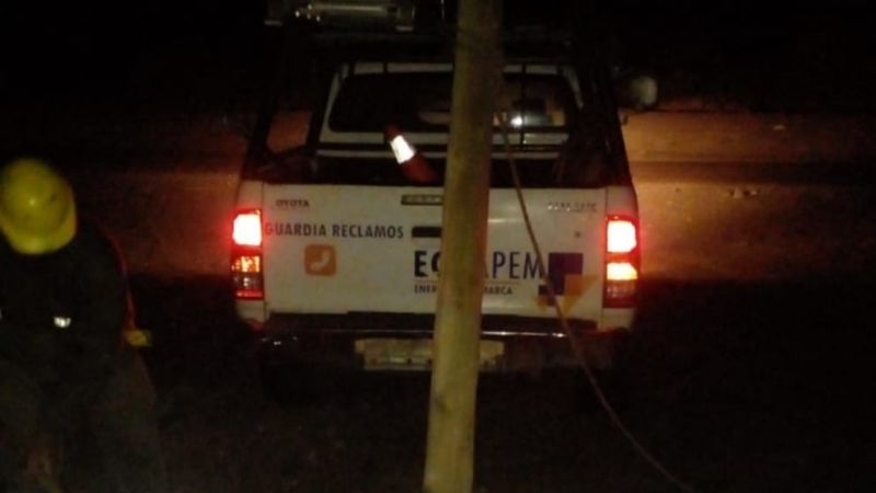 Poste de luz caído afectó el servicio en Palo Labrado