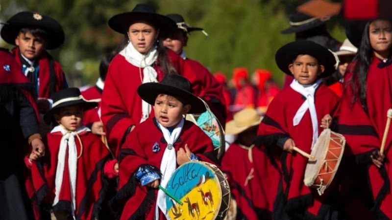 Más de 7 mil gauchos desfilaron en honor a Güemes, a 201 años de su muerte