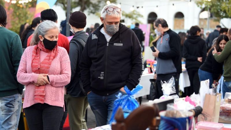 Gran afluencia de turistas en la ciudad durante el primer día del fin de semana largo