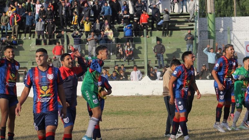 Clásico, gloria y punta para el “Santo”