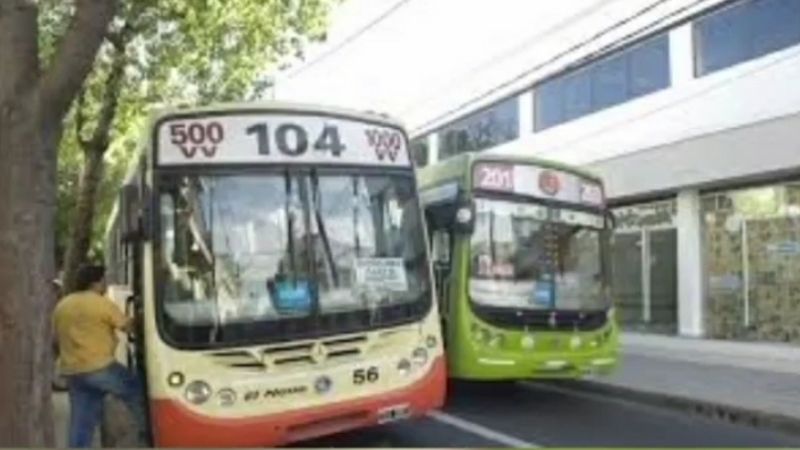 Reducirían las frecuencias del transporte por la escasez de Gasoil