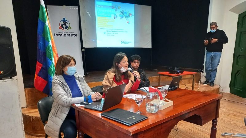 Ponferrada disertó en el Conversatorio por la Diversidad Cultural