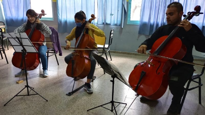 Integrantes de la Orquesta Infantil y Juvenil recibieron capacitación técnica instrumental