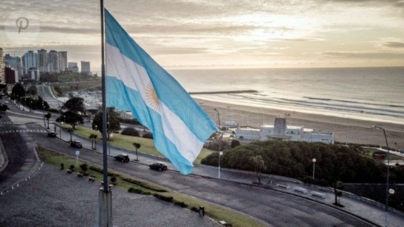 Dirigentes dejaron sus saludos y destacaron la figura de Manuel Belgrano