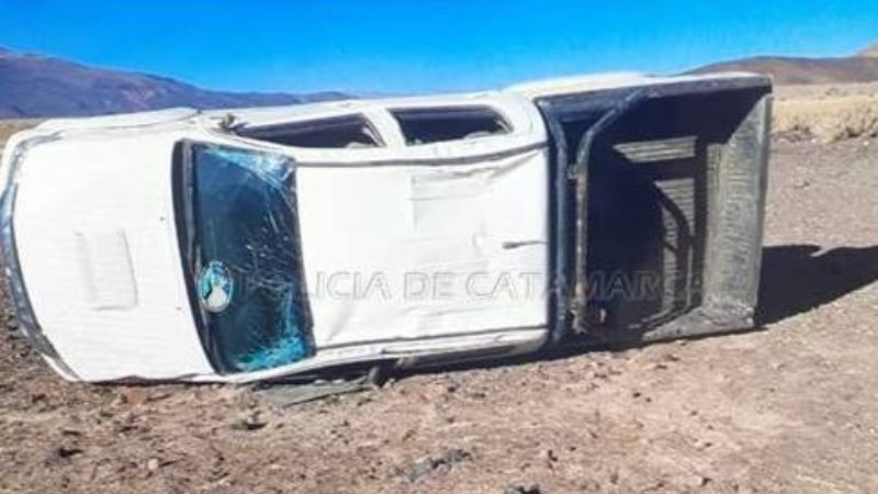 Perdió el control de la Hilux y volcó en la Puna