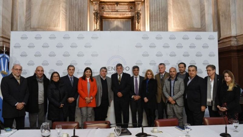 “Empecemos a pensar entre todos y todas en un país más equilibrado"