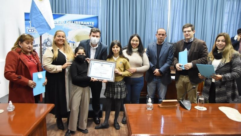 Homenajes y reconocimientos en el Concejo Deliberante de la Capital 