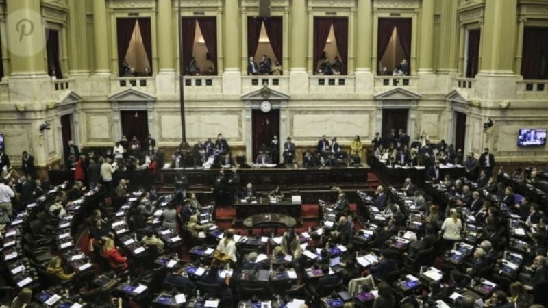 Diferencias en la oposición demoran la sesión para debatir la Ley de Alquileres