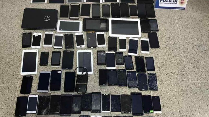 Ladrón  tenía en su casa 125 celulares desbloqueados para venderlos