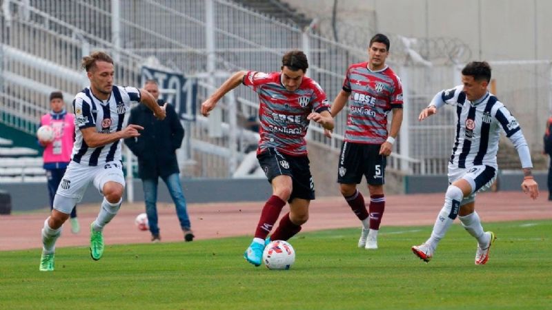 Triunfazos de Central Córdoba y Huracán como visitantes
