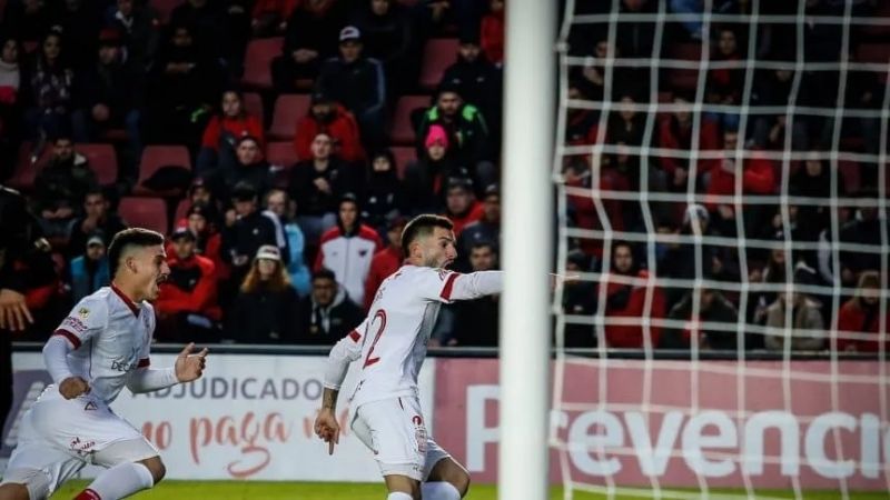 Triunfazos de Central Córdoba y Huracán como visitantes