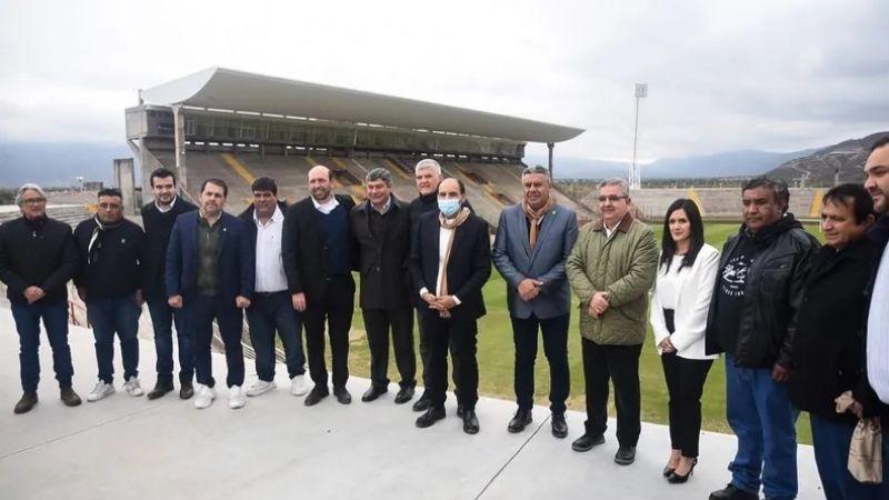 Tapia propuso al "Bicentenario" como “casa de las selecciones”