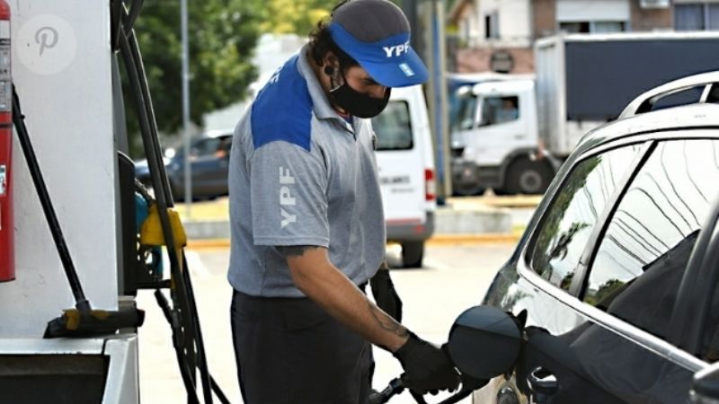 YPF importará 500 mil metros cúbicos de gasoil para abastecer la demanda
