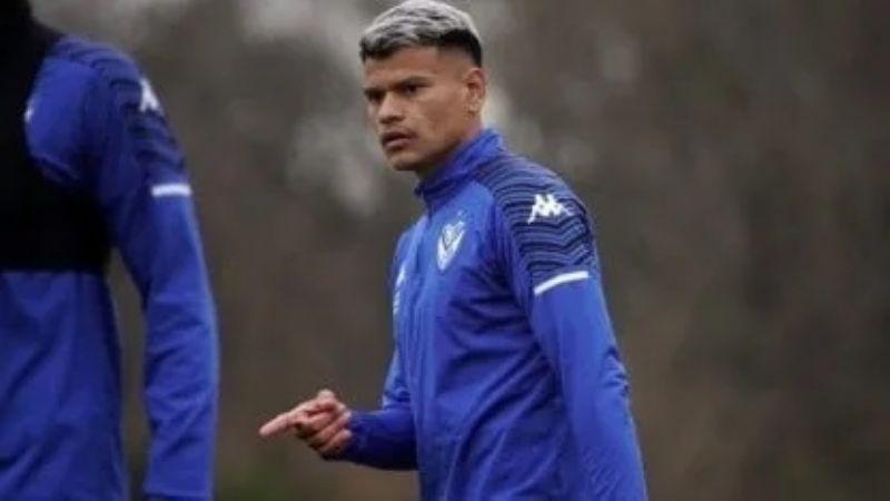 Vélez pone a Bou de titular para enfrentar a River