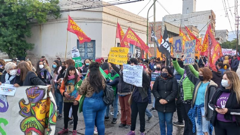 Más de 500 personas coparon el centro al grito de Ni Una Menos