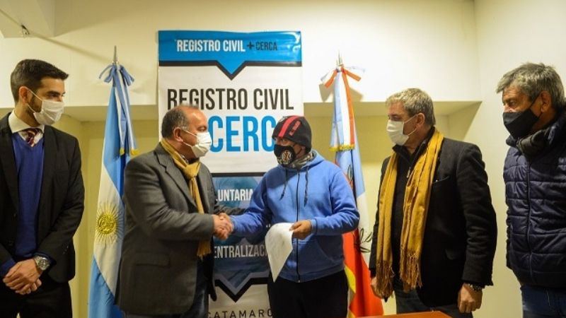 “Hace 44 años que me encontraba indocumentado”