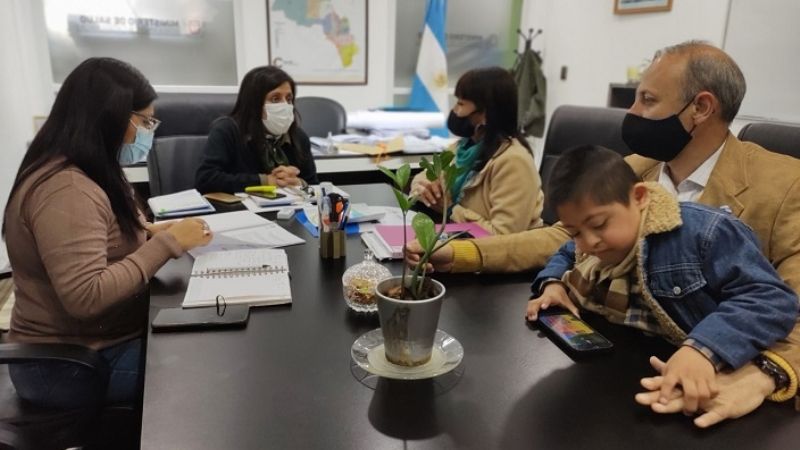 La Ministra recibió a la Asociación “Acompáñame a Conocer mi Lado”