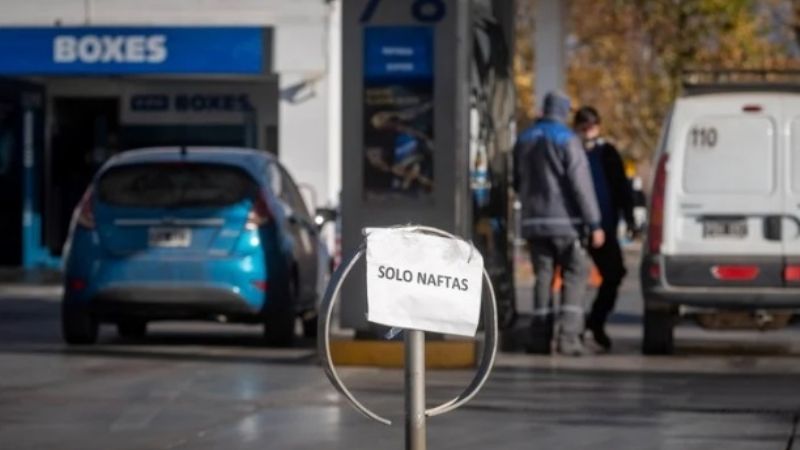 Por la falta de gasoil, YPF desdobla el precio y los extranjeros pagarán hasta el doble