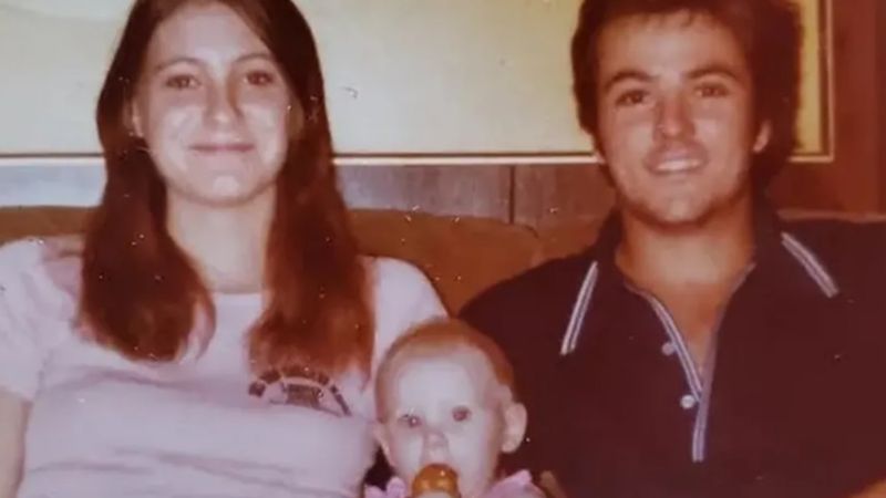 Desapareció de bebé hace 40 años después de que sus padres fueran hallados muertos en un bosque