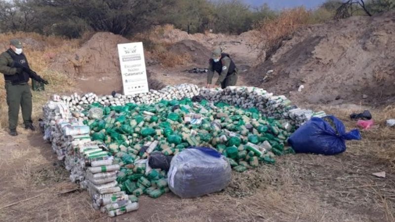 Queman más de 1500 kilos de hojas de coca y 130 paquetes de cigarrillos