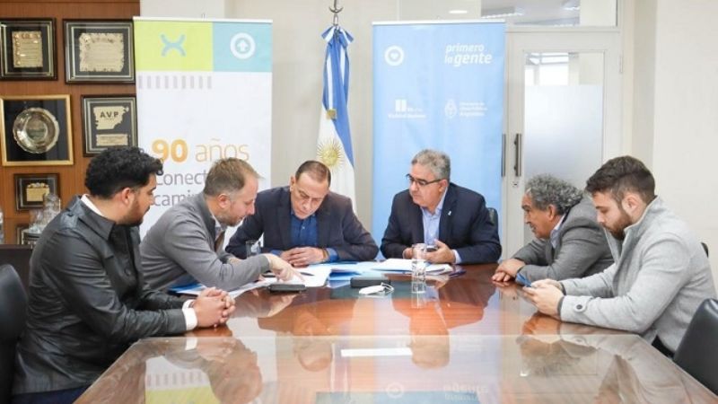 Firman contrato para inicio de la repavimentación de rutas 60 y 157