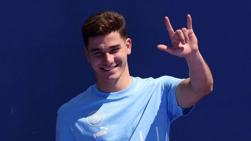 Manchester City presentó a Julián Álvarez ante una multitud