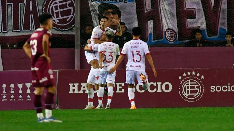 Atlético dejó sin punta a Gimnasia y se prende, como Huracán